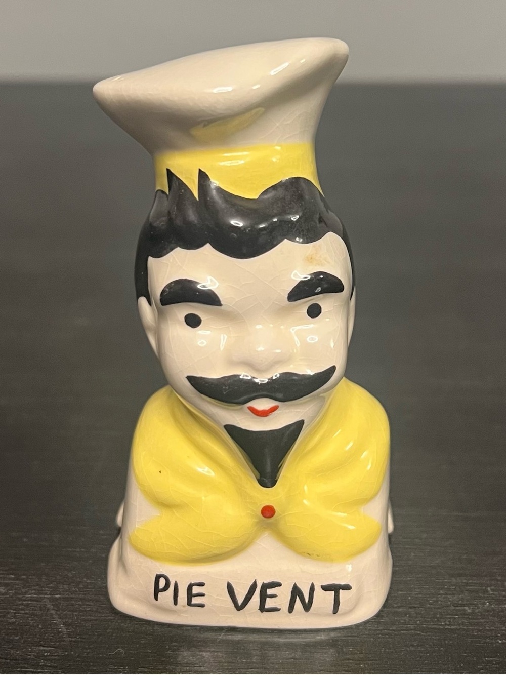 VTG Mid Century Ceramic Chef Pie Vent Pie Bird Funnel Yellow Unmarked 4”